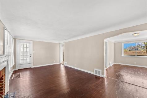 17904 Neff Road Cleveland OH 44119