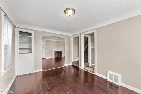 17904 Neff Road Cleveland OH 44119
