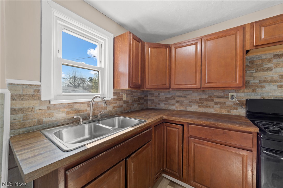 17904 Neff Road Cleveland OH 44119