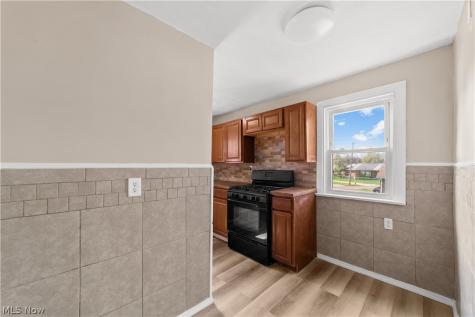 17904 Neff Road Cleveland OH 44119