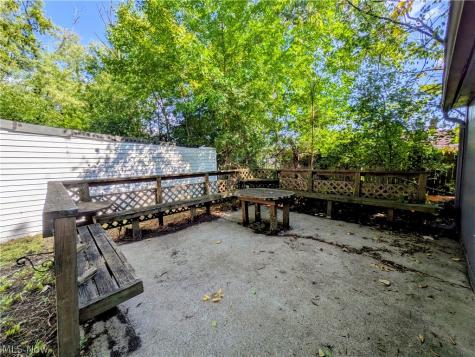 16712 Glenpark Avenue Cleveland OH 44128