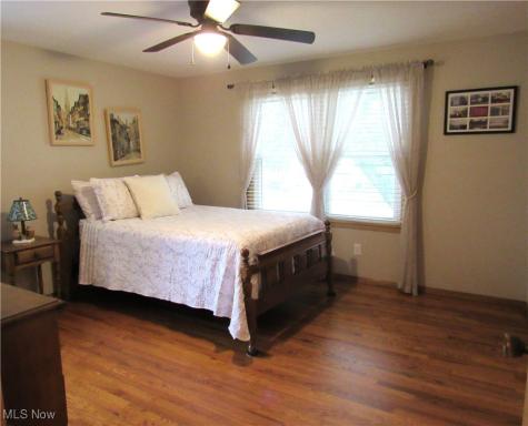 4805 Maple Hill Drive Seven Hills OH 44131