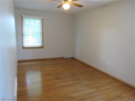 4805 Maple Hill Drive Seven Hills OH 44131