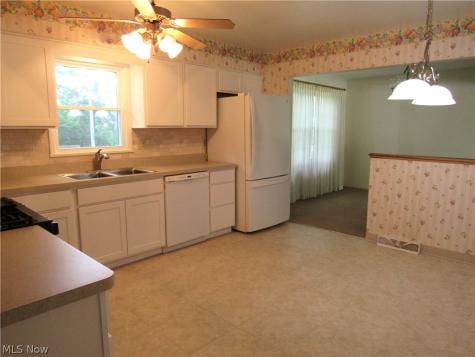 4805 Maple Hill Drive Seven Hills OH 44131