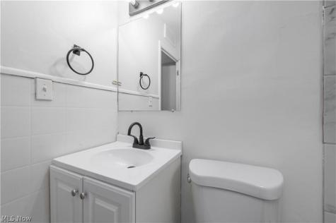 3890 E 143rd Street Cleveland OH 44128
