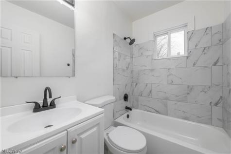 3890 E 143rd Street Cleveland OH 44128