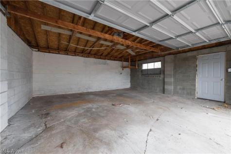 3890 E 143rd Street Cleveland OH 44128