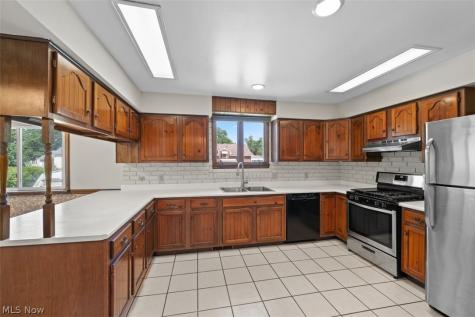 2323 13th Street Cuyahoga Falls OH 44223