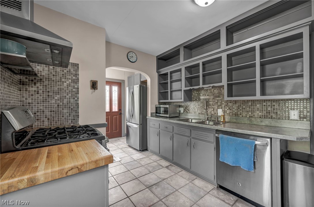 6193 N Canterbury Road Parma OH 44129