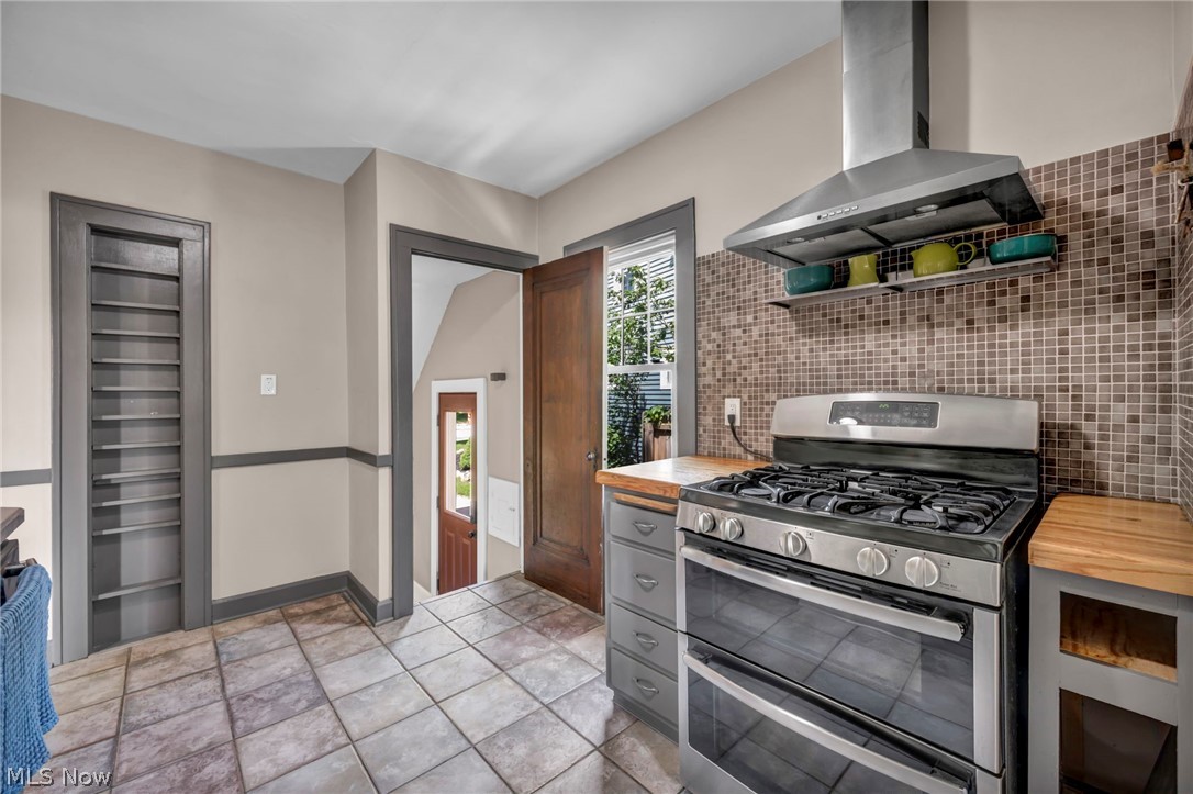 6193 N Canterbury Road Parma OH 44129