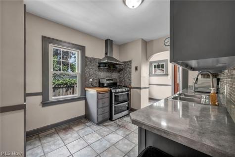 6193 N Canterbury Road Parma OH 44129