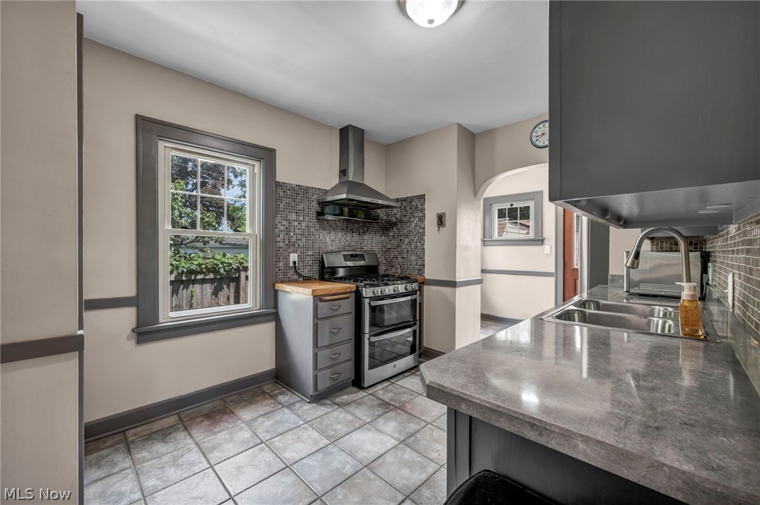 6193 N Canterbury Road Parma OH 44129