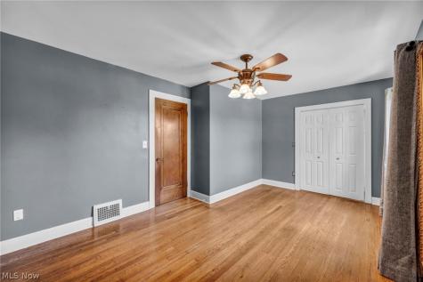 6193 N Canterbury Road Parma OH 44129
