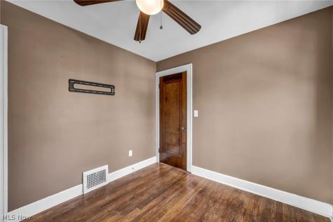 6193 N Canterbury Road Parma OH 44129