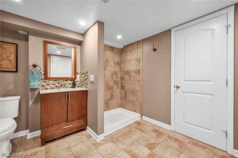 6193 N Canterbury Road Parma OH 44129