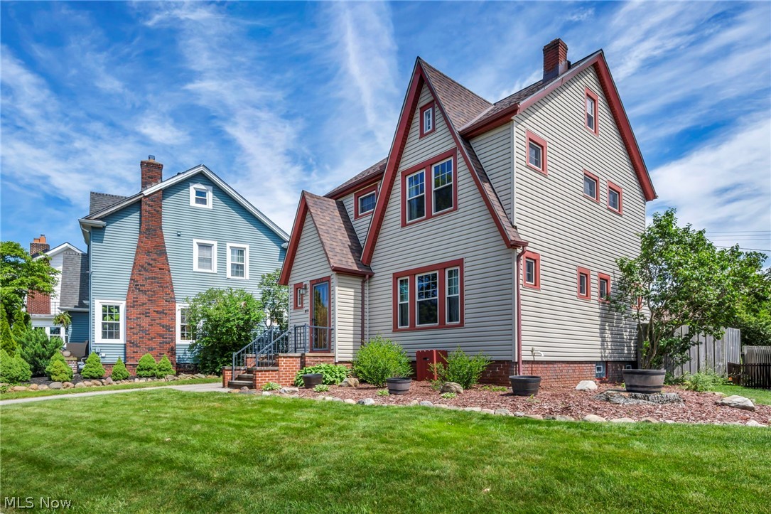 6193 N Canterbury Road Parma OH 44129