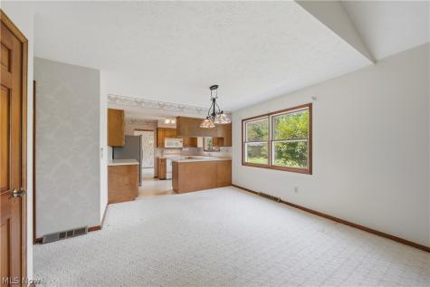 135 Seneca Trail SW Hartville OH 44632