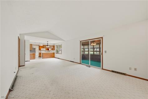 135 Seneca Trail SW Hartville OH 44632