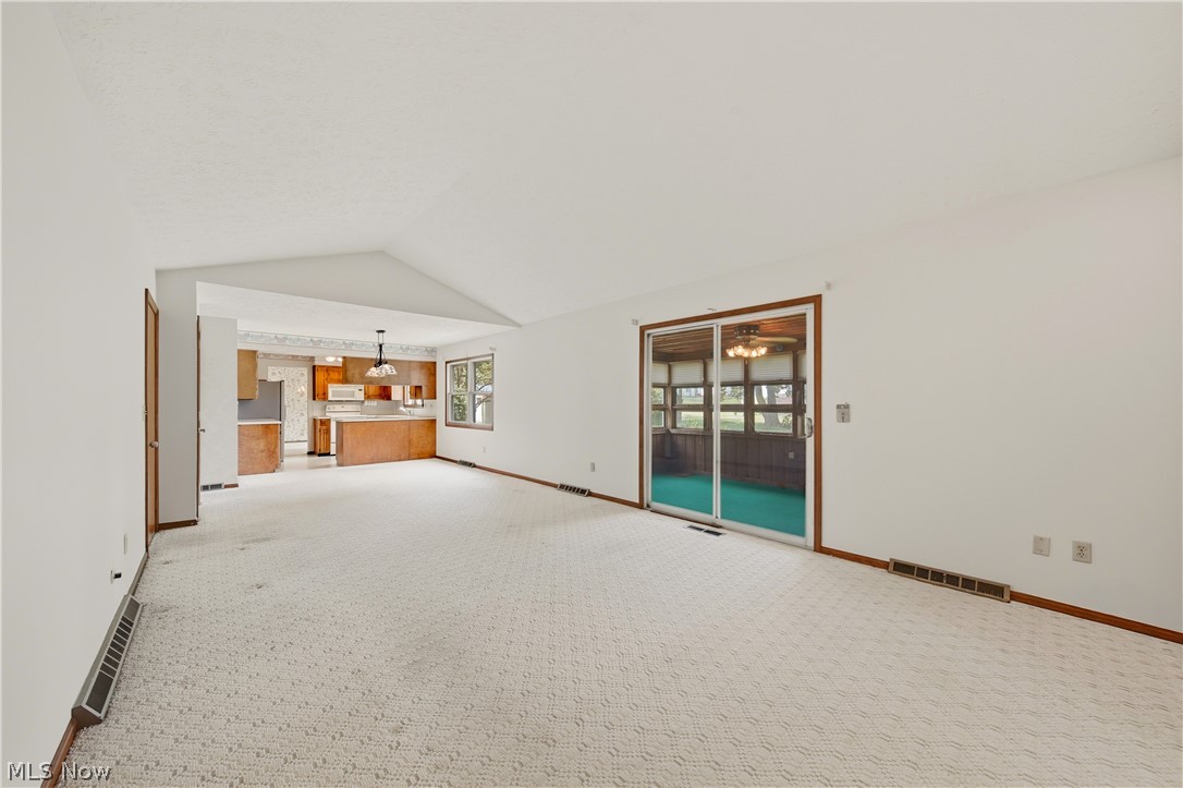 135 Seneca Trail SW Hartville OH 44632