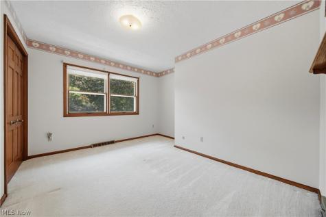 135 Seneca Trail SW Hartville OH 44632