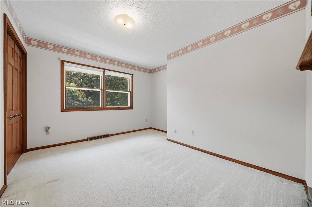 135 Seneca Trail SW Hartville OH 44632
