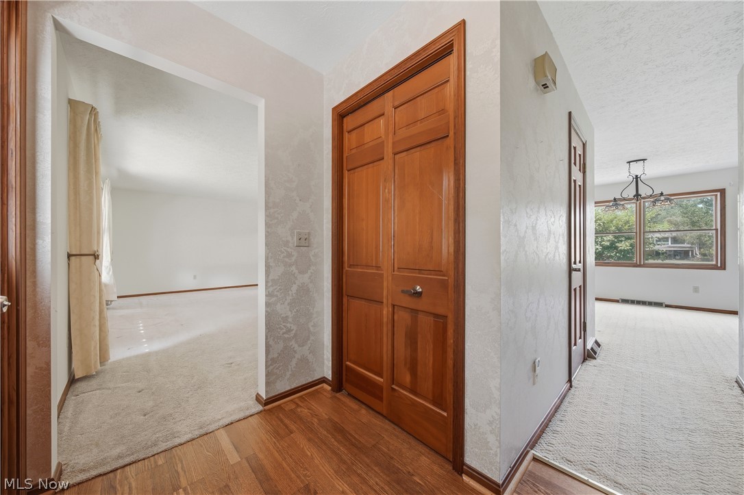 135 Seneca Trail SW Hartville OH 44632