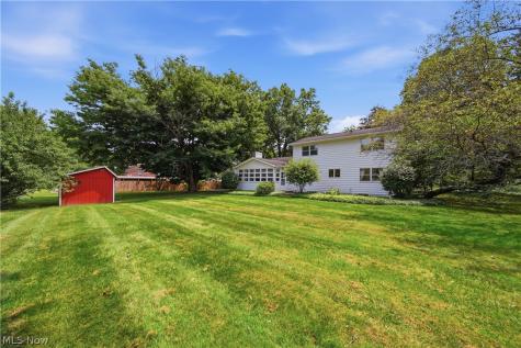 135 Seneca Trail SW Hartville OH 44632