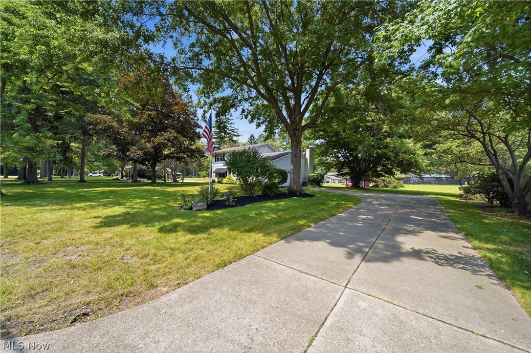 135 Seneca Trail SW Hartville OH 44632