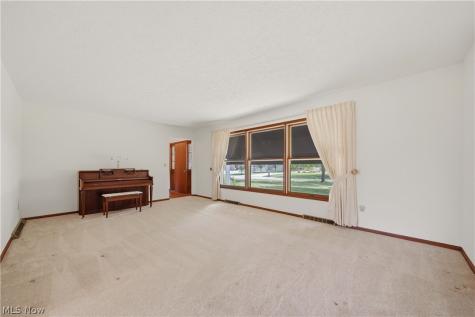 135 Seneca Trail SW Hartville OH 44632