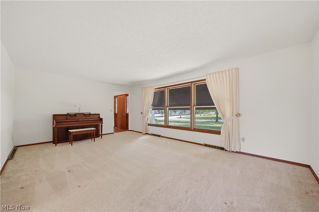 135 Seneca Trail SW Hartville OH 44632