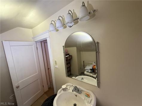 4107 E 146th Street Cleveland OH 44128