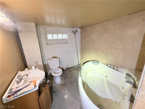 4107 E 146th Street Cleveland OH 44128