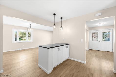 6145 Winchester Drive Seven Hills OH 44131