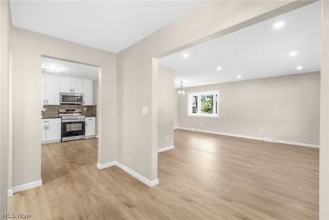 6145 Winchester Drive Seven Hills OH 44131