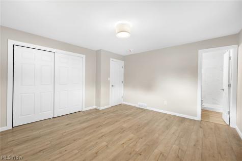 6145 Winchester Drive Seven Hills OH 44131