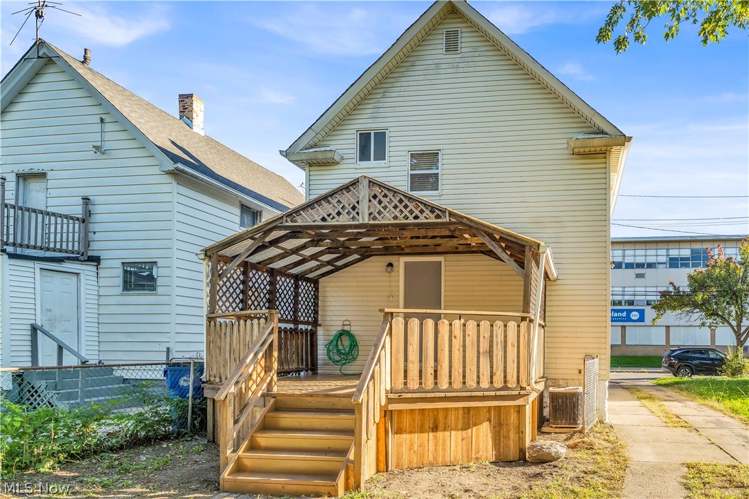 3212 Montclair Avenue Cleveland OH 44109