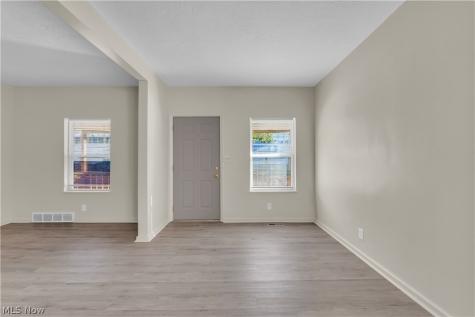 3212 Montclair Avenue Cleveland OH 44109