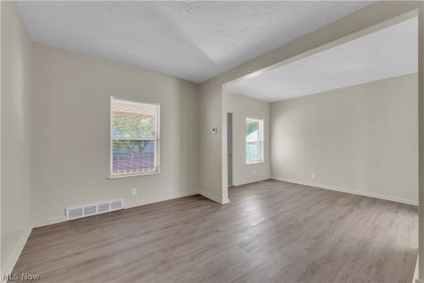 3212 Montclair Avenue Cleveland OH 44109