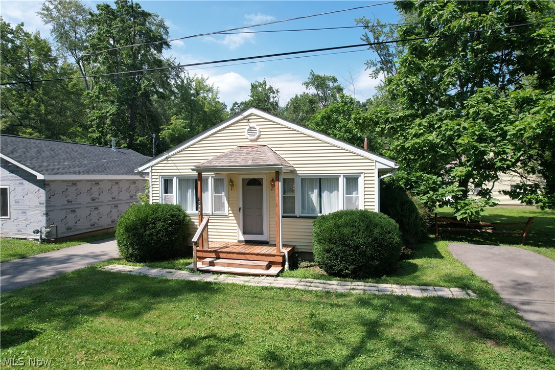 17448 Laurel Avenue Lake Milton OH 44429