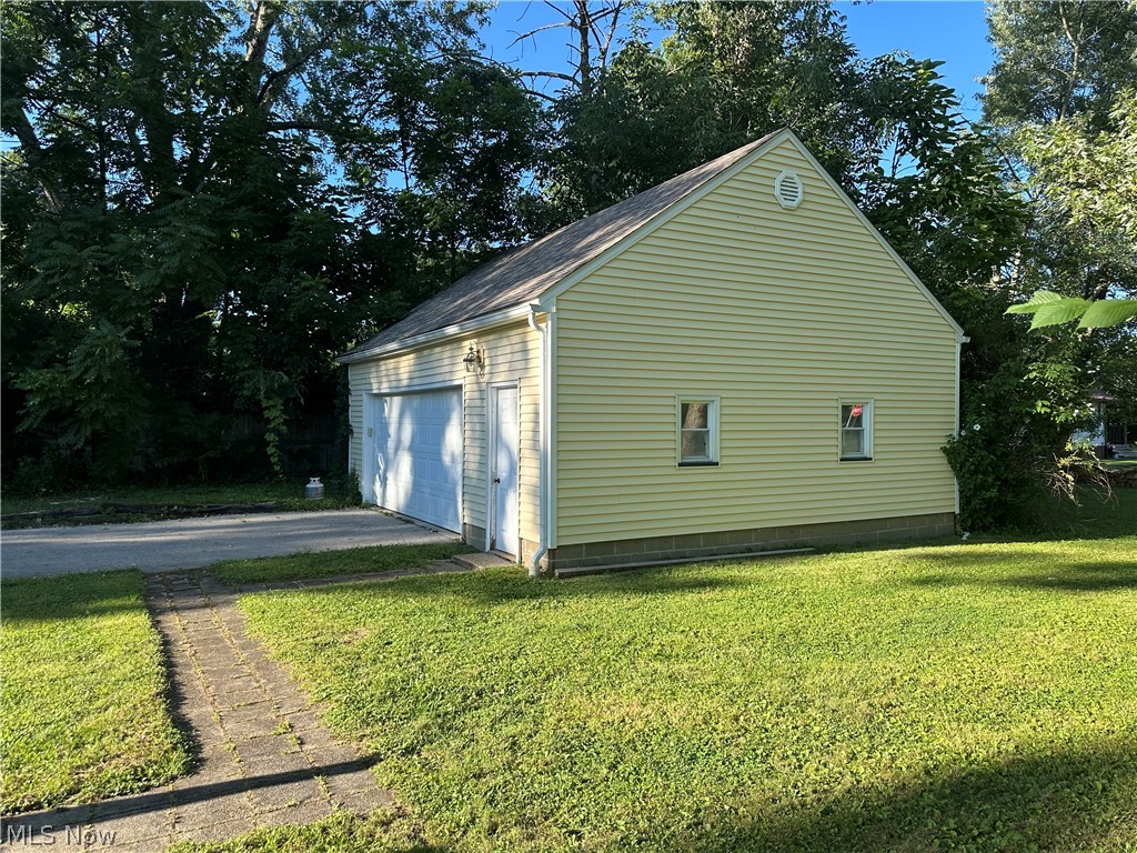 17448 Laurel Avenue Lake Milton OH 44429