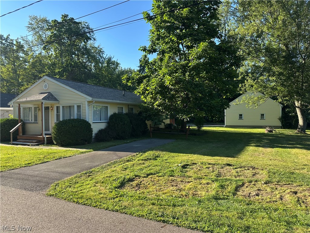 17448 Laurel Avenue Lake Milton OH 44429