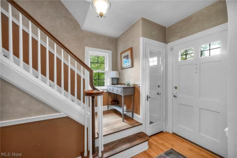 437 Indianola Road Youngstown OH 44512