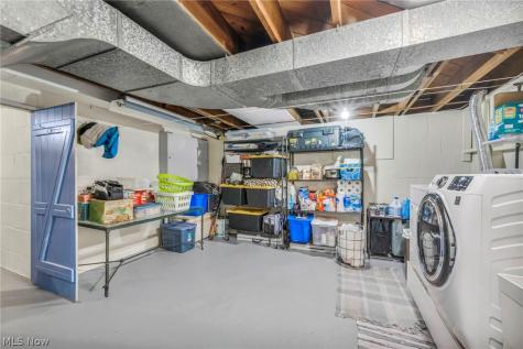 437 Indianola Road Youngstown OH 44512