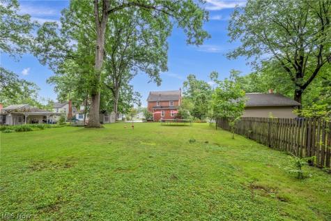 437 Indianola Road Youngstown OH 44512
