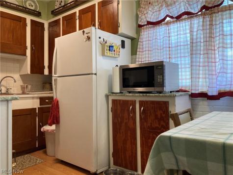 2833 Daleford Avenue NE Canton OH 44705