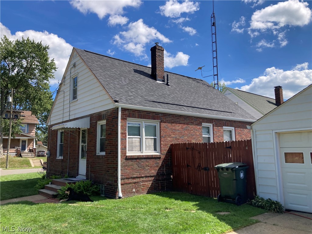 2833 Daleford Avenue NE Canton OH 44705