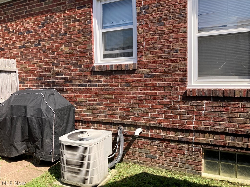 2833 Daleford Avenue NE Canton OH 44705