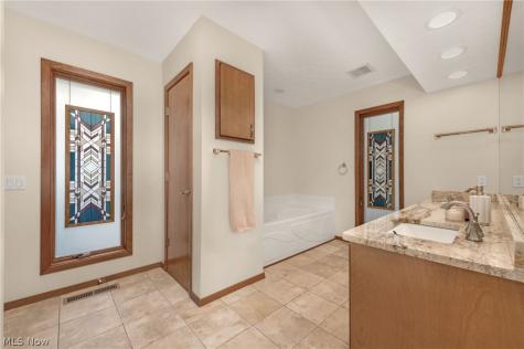 8784 Gatewood Drive North Ridgeville OH 44039