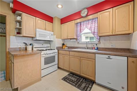 173 25th Street NW Barberton OH 44203