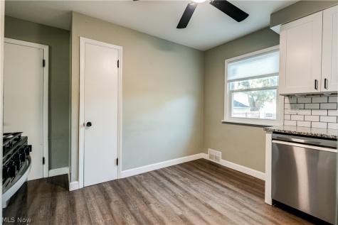 395 E 324th Street Willowick OH 44095